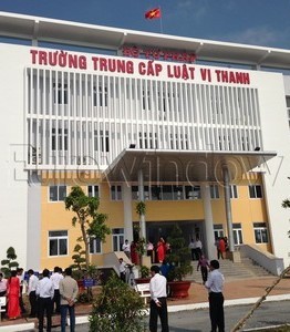 Trường Luật - Hậu Giang